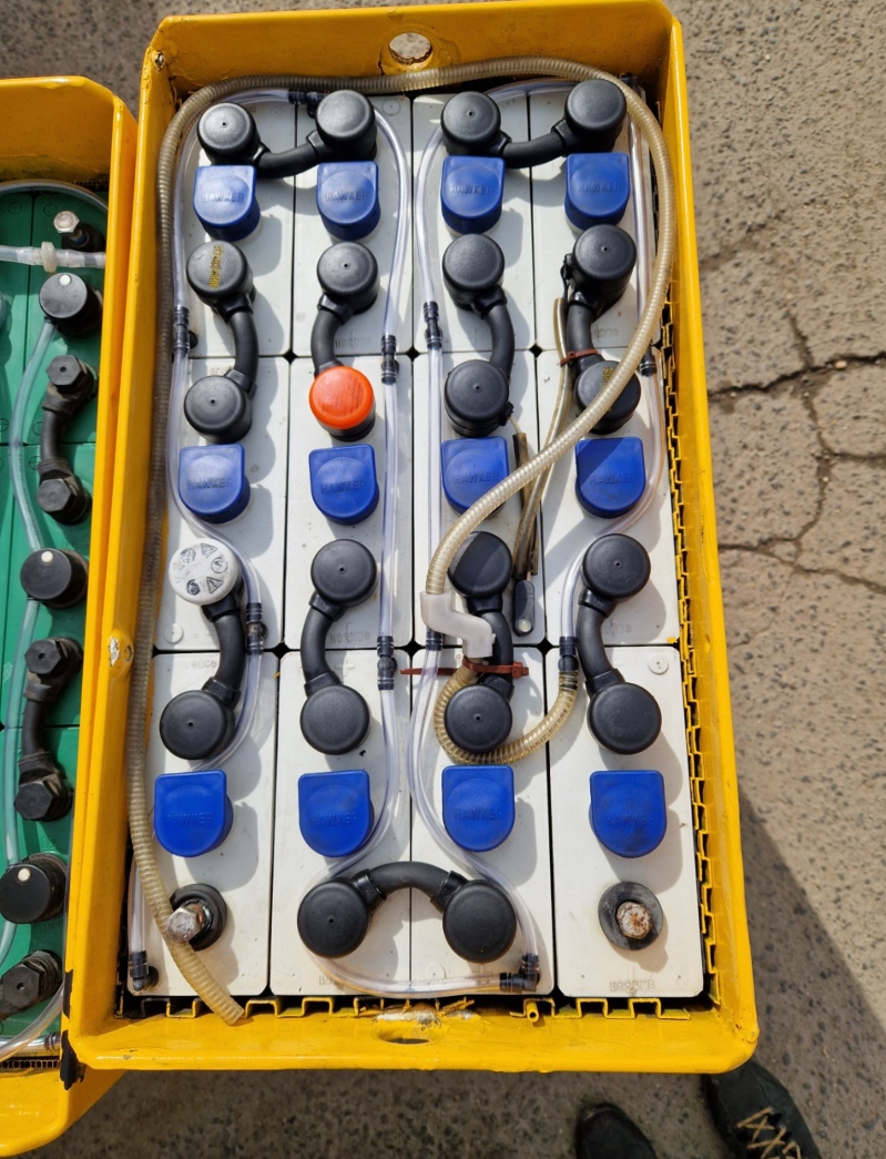 HAWKER 24V 250 AH AKKUMULáTOR A130-image